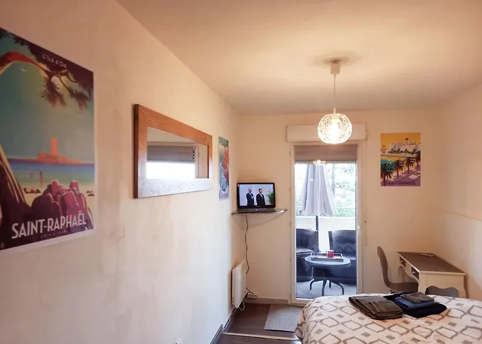 Blue Horizon T4 3 Bedrooms Panoramic Sea View Saint-Raphael (Var)